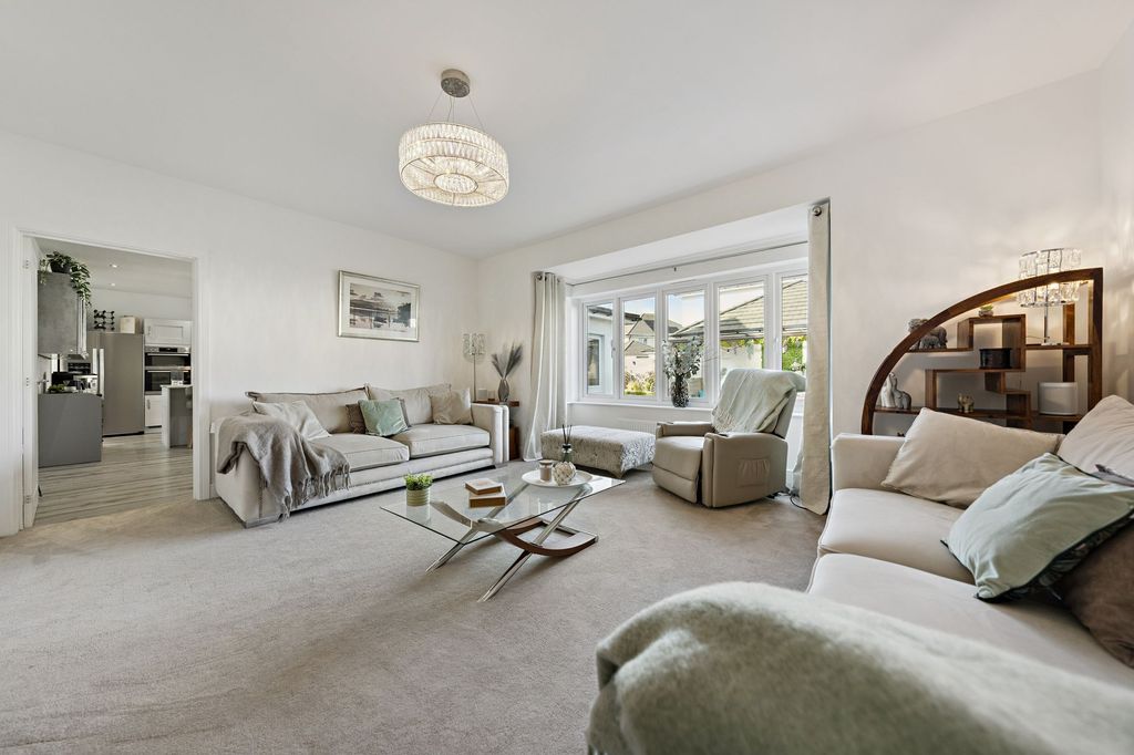 Additional image 4 of 6 bed property for saleKyle Wynd, Newton Mearns G77