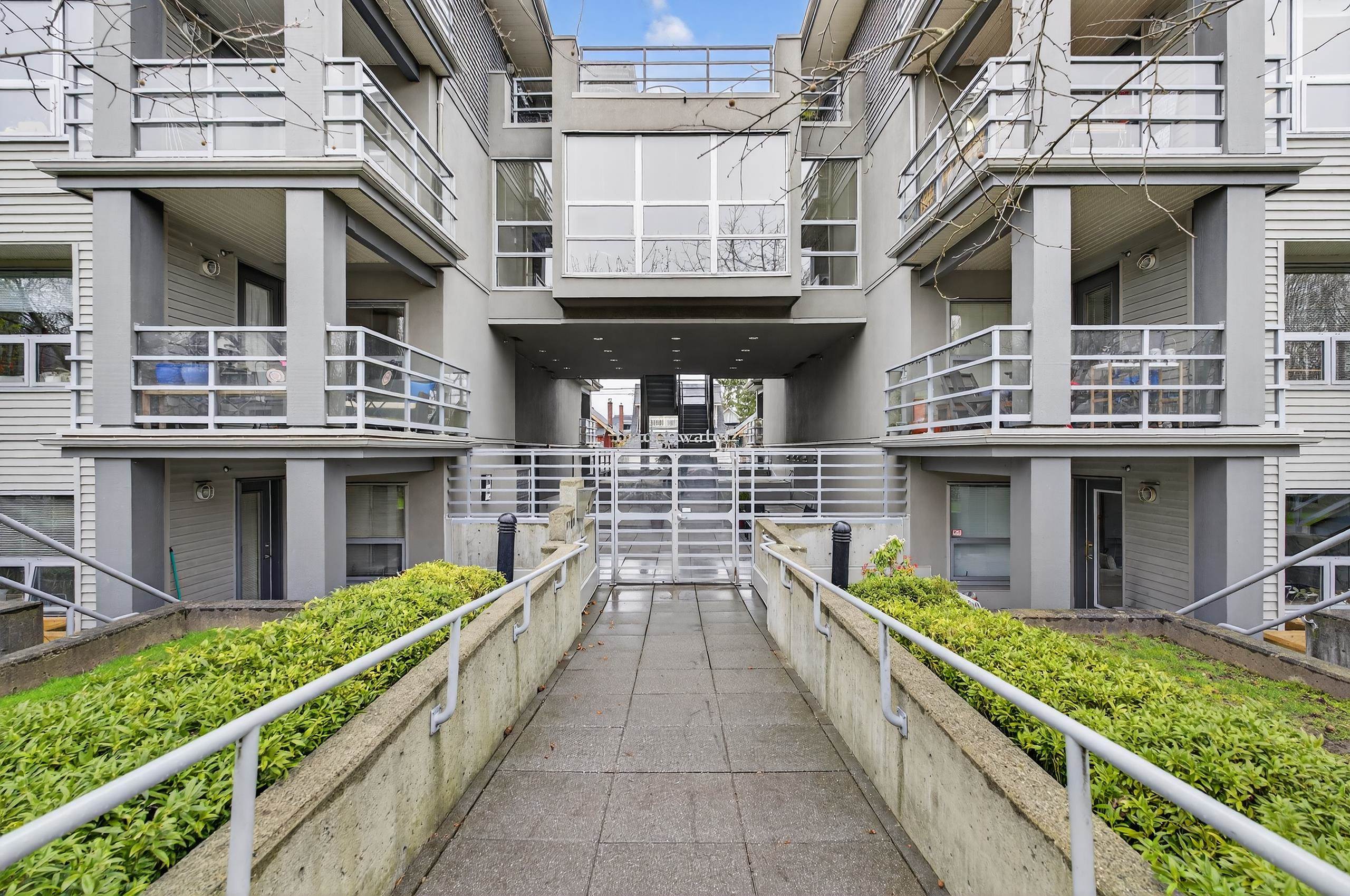 307-3161 4th Avenue W, Vancouver, BC, V6K 1R6