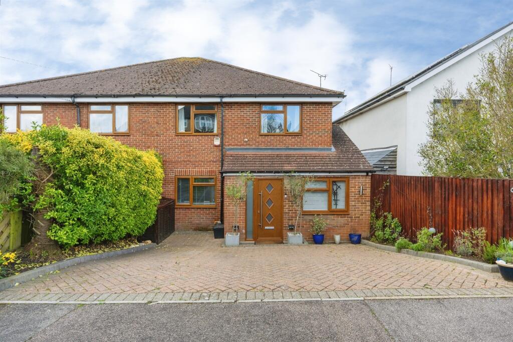 Additional image 31 of Mount Drive, Park Street, St. Albans