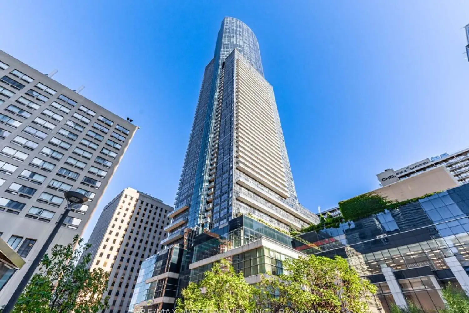 388 Yonge Street 7201