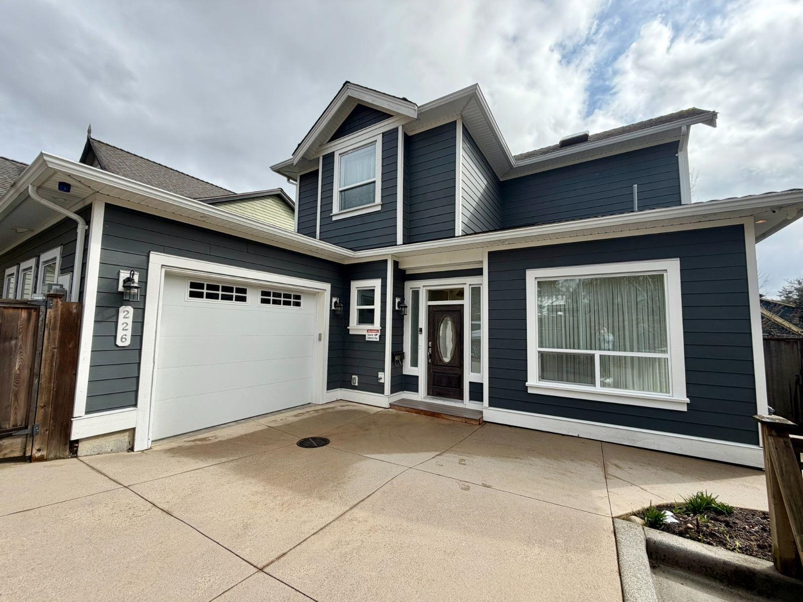 226 Gifford Place, New Westminster, BC, V3L 1K7