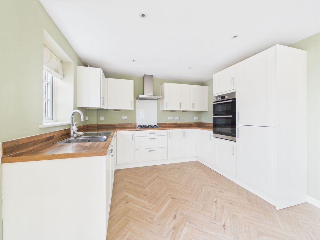 Additional image 7 of 3 bed semi-detached house for saleRoberts Road, Silverstone NN12