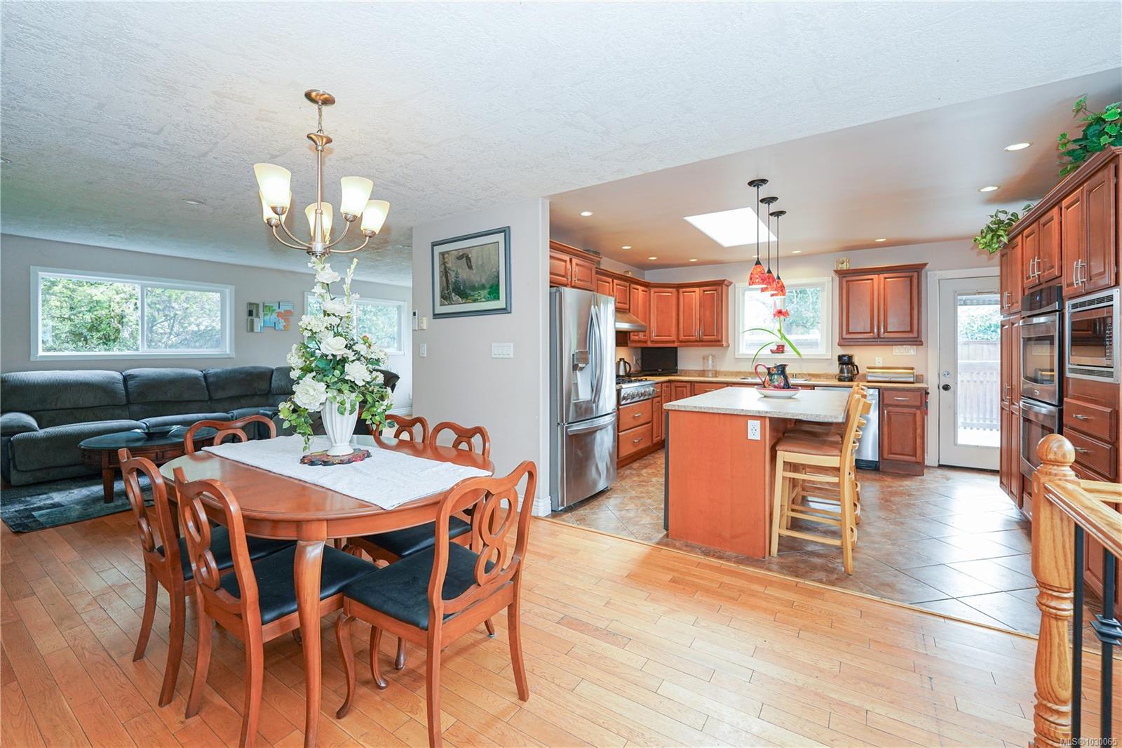 Additional image 5 of 1009 Linda Lane, Langford, BC, V9B 2S7