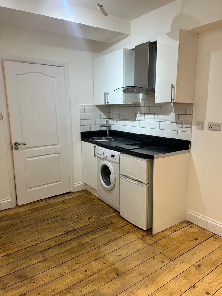 Studio Flat, Academy Buildings, N1, N1 7GU