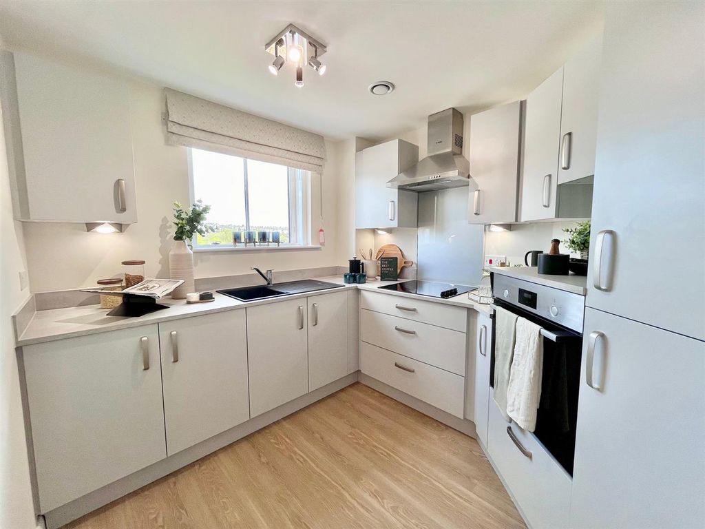 Additional image 4 of 2 bed flat for saleStation Road, Buxton SK17
