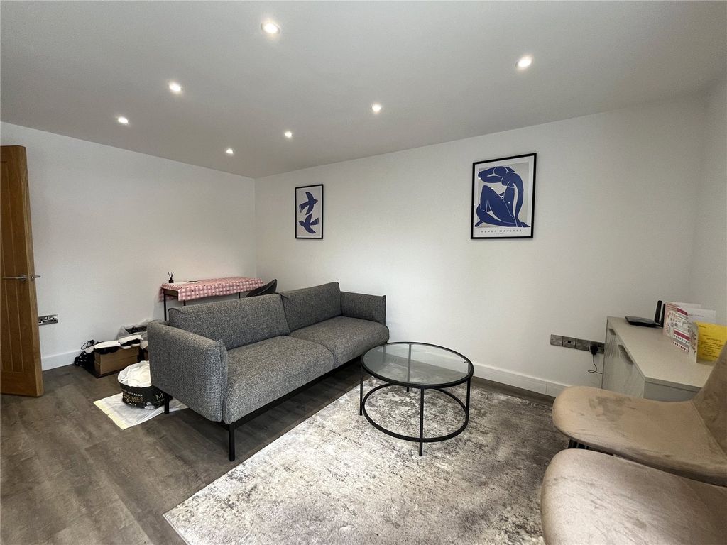 10 bed flat for saleMitford Road, Manchester, Greater Manchester M14 photo 4