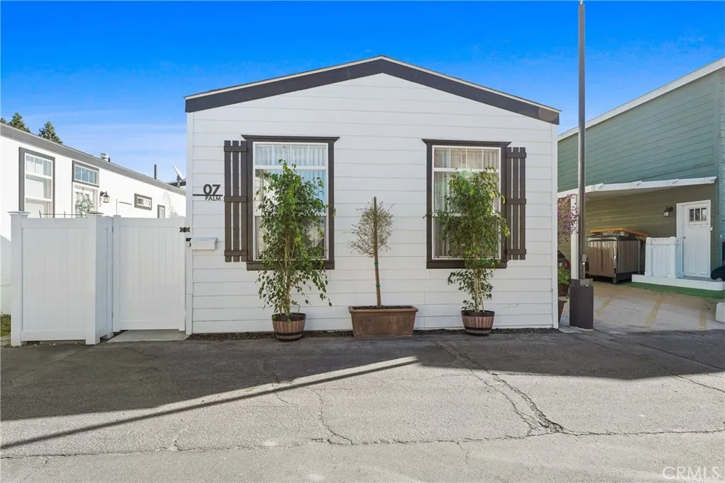 8250 Lankershim Boulevard Unit 122, North Hollywood, CA 91605