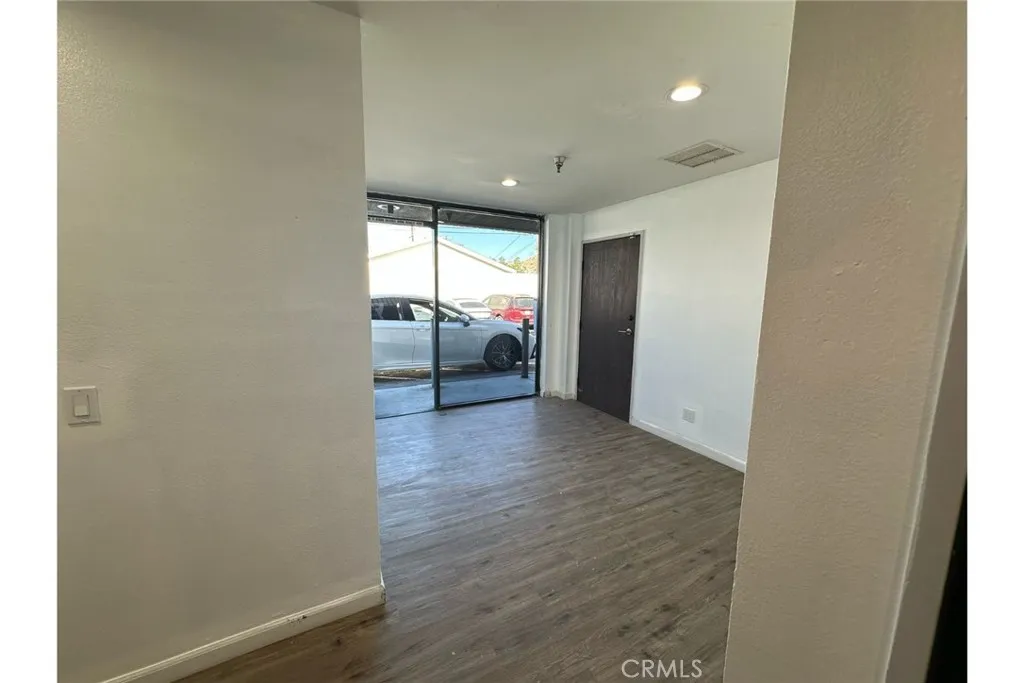 Additional image 49 of 8010 Wheatland Avenue Unit C, Sun Valley, CA 91352
