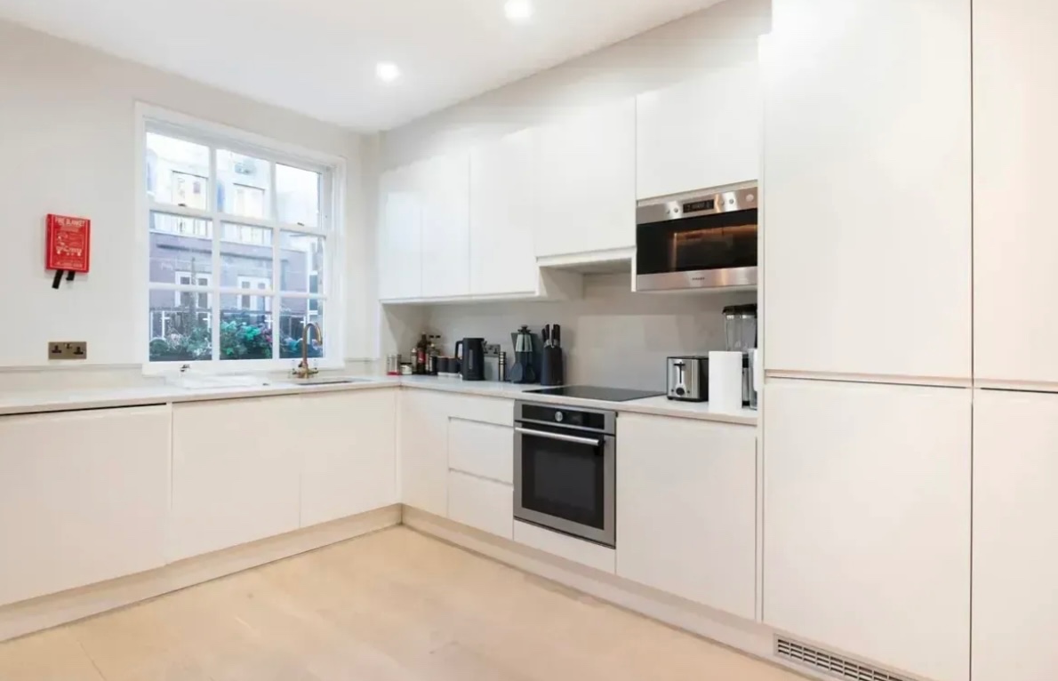 Additional image 10 of 3 Bed Flat, Windmill St, W1T, N1 7GU