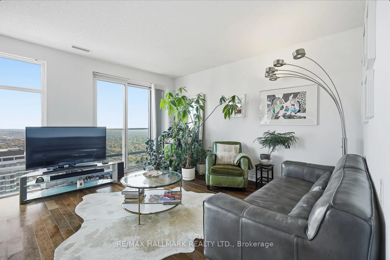 Additional image 3 of 2191 Yonge Street 4801