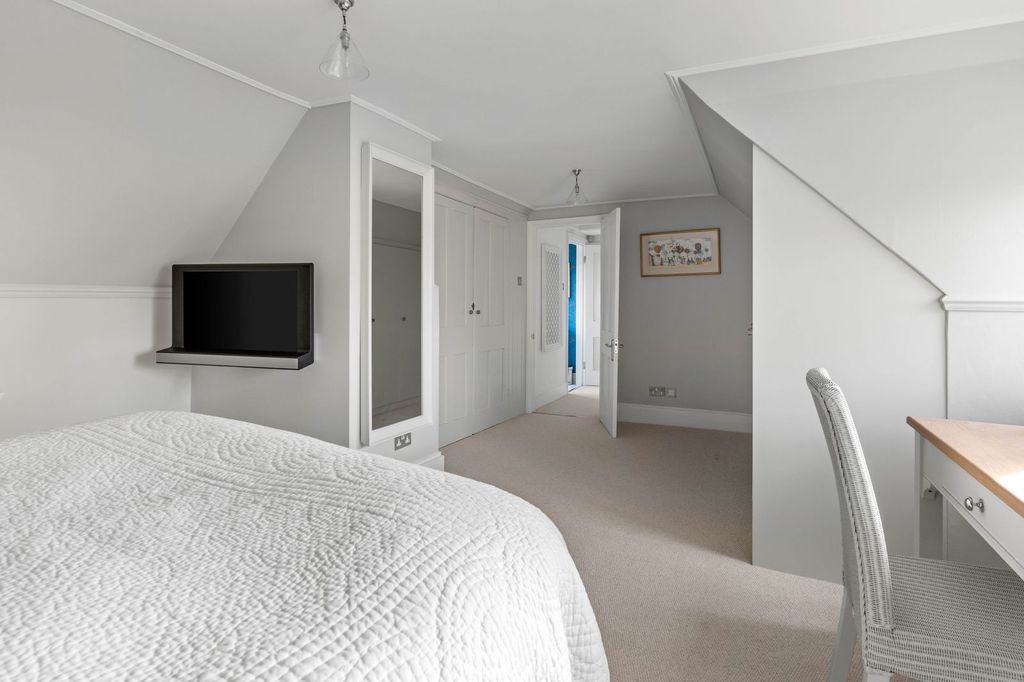 Additional image 59 of 6 bed detached house for saleRoundwood Avenue, Hutton Mount, Brentwood CM13