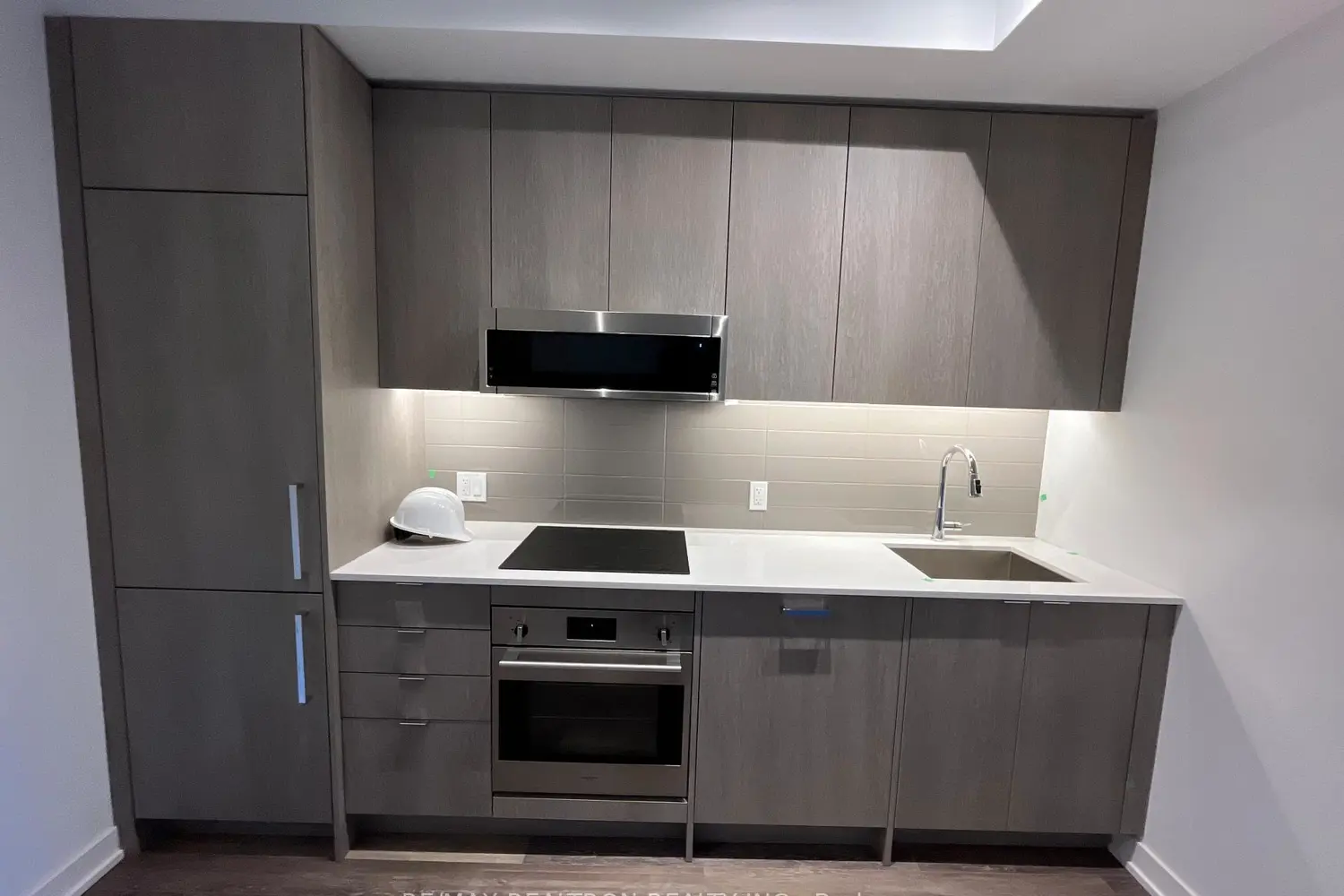 Primary image of 250 Lawrence Avenue 401