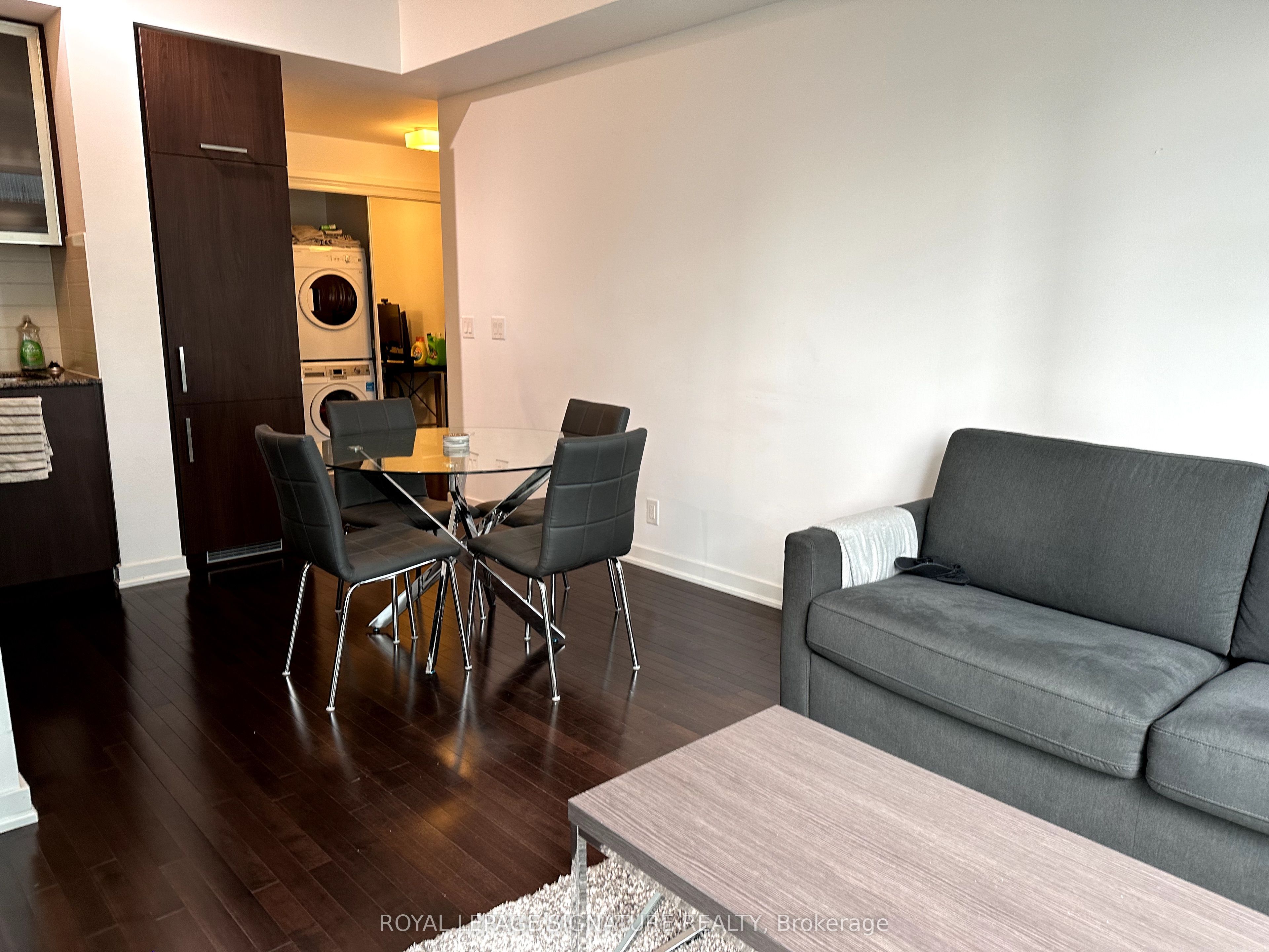 Additional image 3 of 1310-14 York Street, Toronto, ON, M5J 2Z2