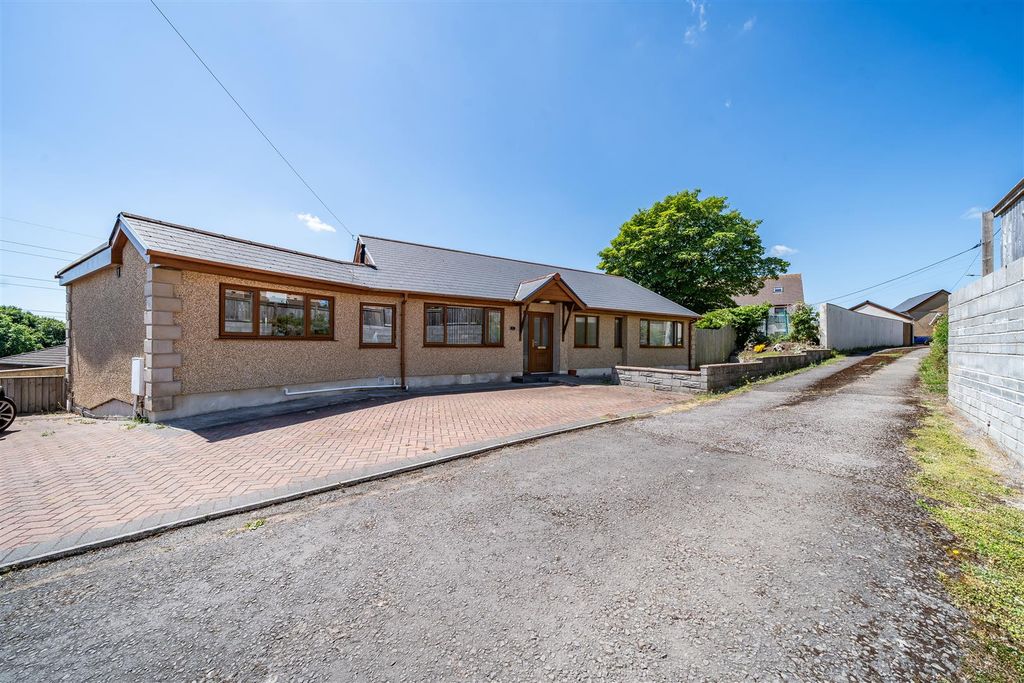 4 bed detached bungalow for saleThe Lane, Llanelli SA14
