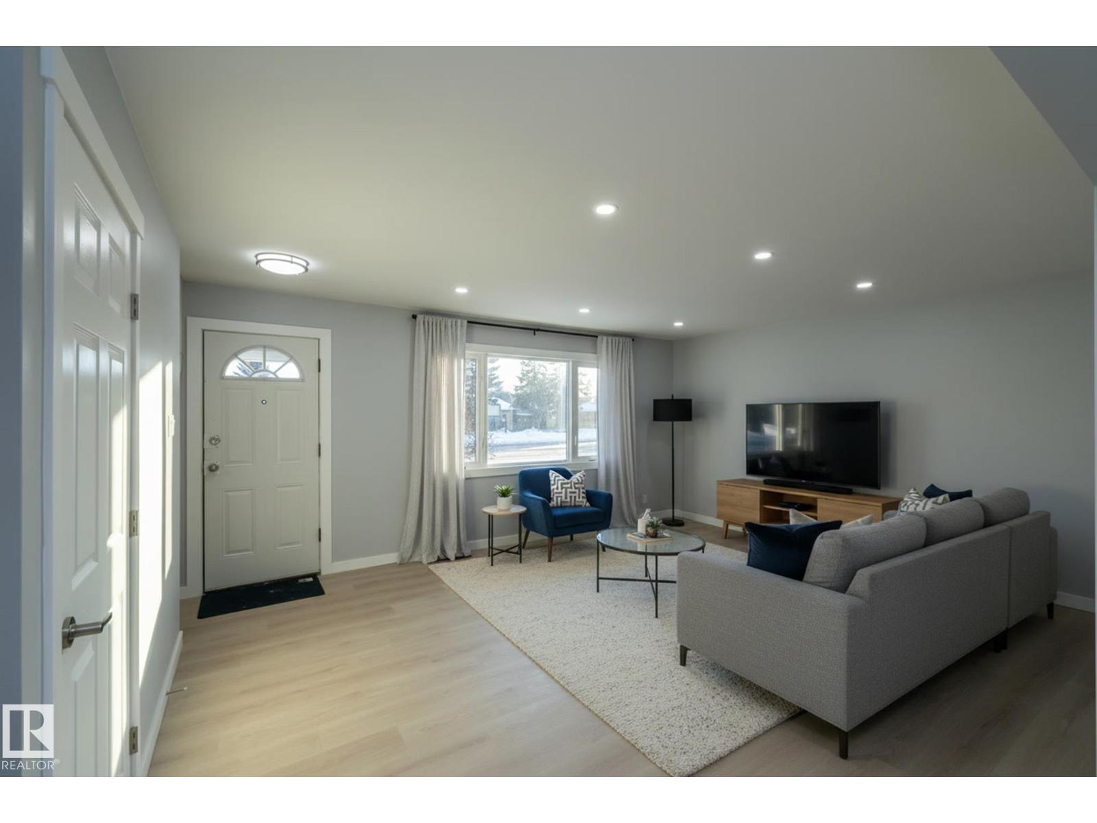 Additional image 2 of 8008 159 Street NW, Edmonton, AB, T5R2E4