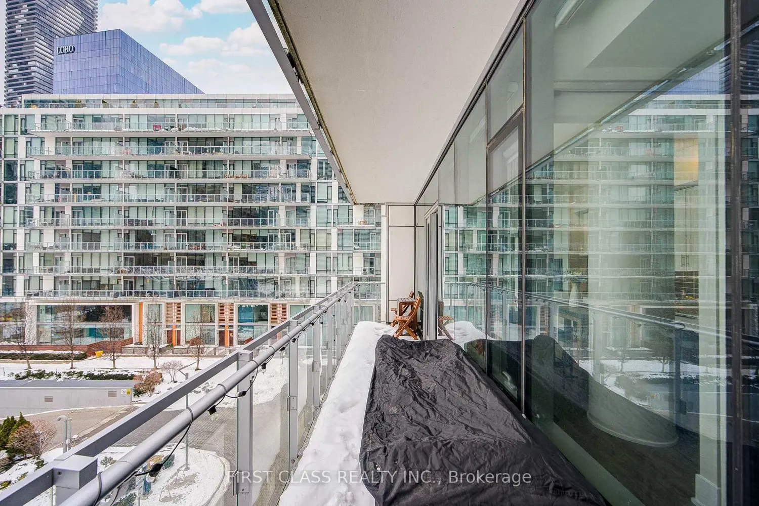 Additional image 10 of 39 Queens Quay 402