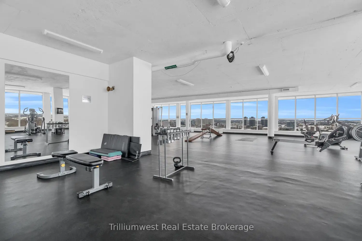 Additional image 18 of 375 King Street 1003