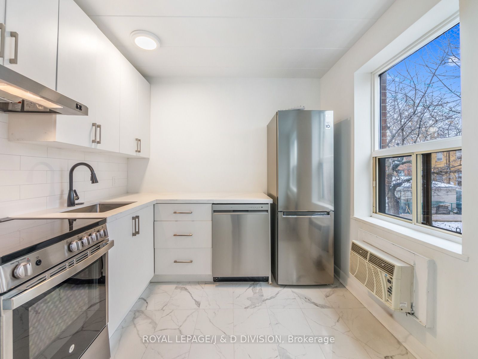 Additional image 4 of 102-325 Sammon Avenue, Toronto, ON, M4J 2A1