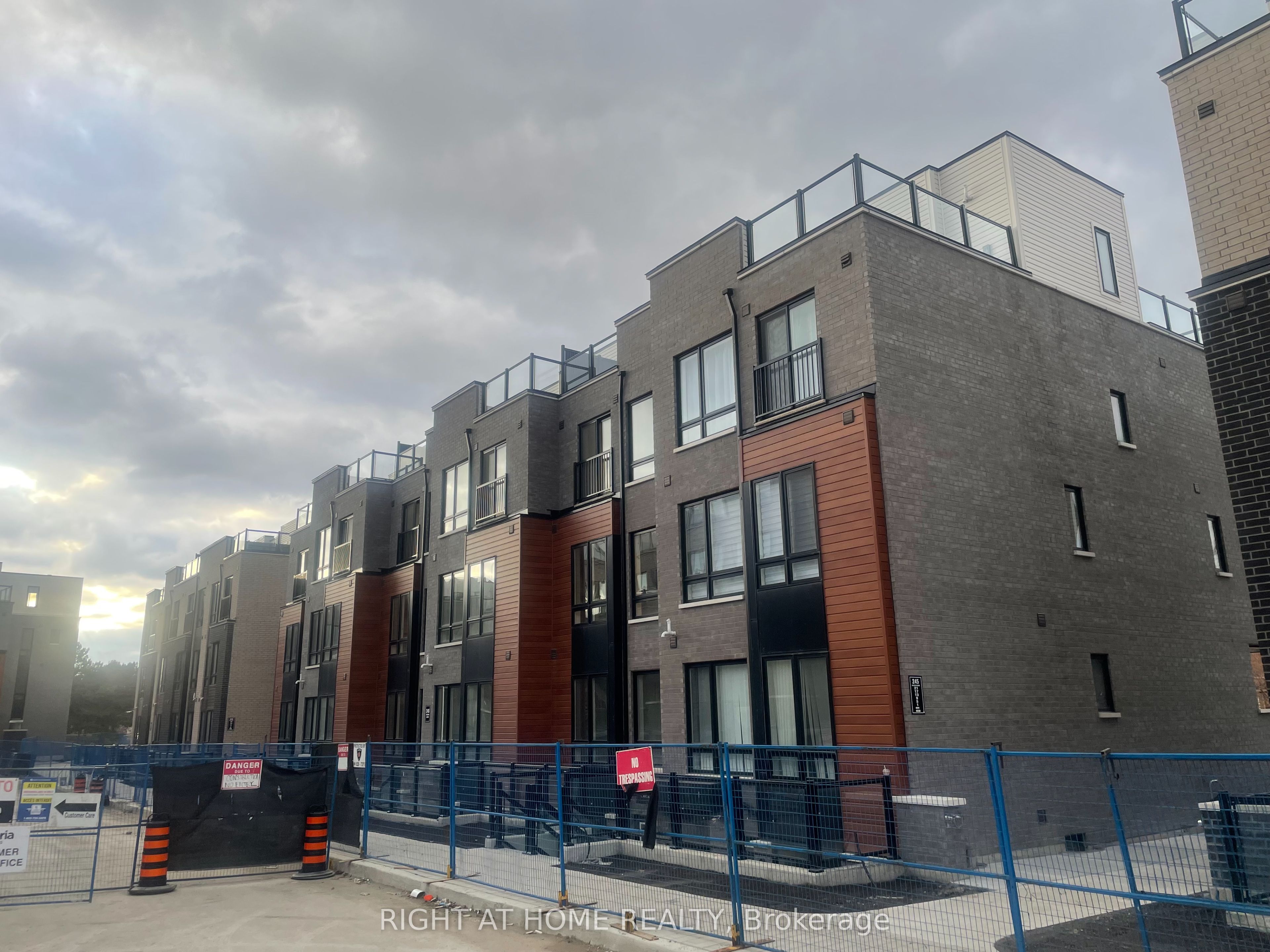 19-245 Mclevin Avenue, Toronto, ON, M1B 0E8