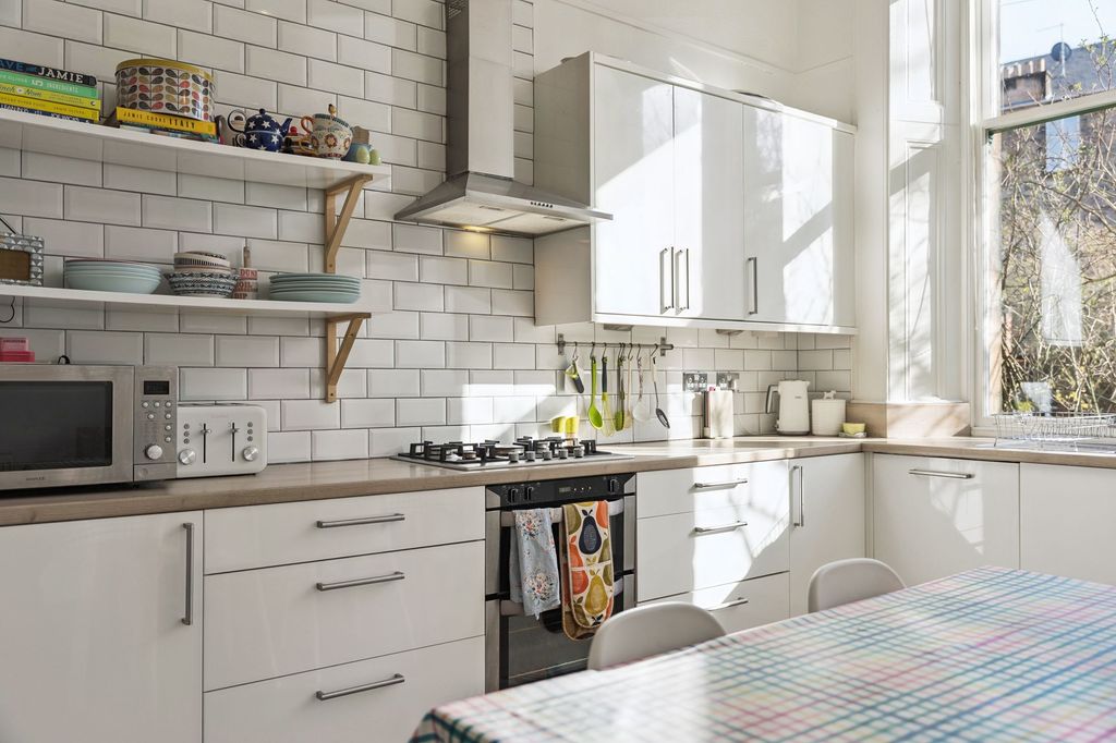 Additional image 9 of 3 bed flat for sale31 Glencairn Drive, Main Door, Pollokshields, Glasgow G41