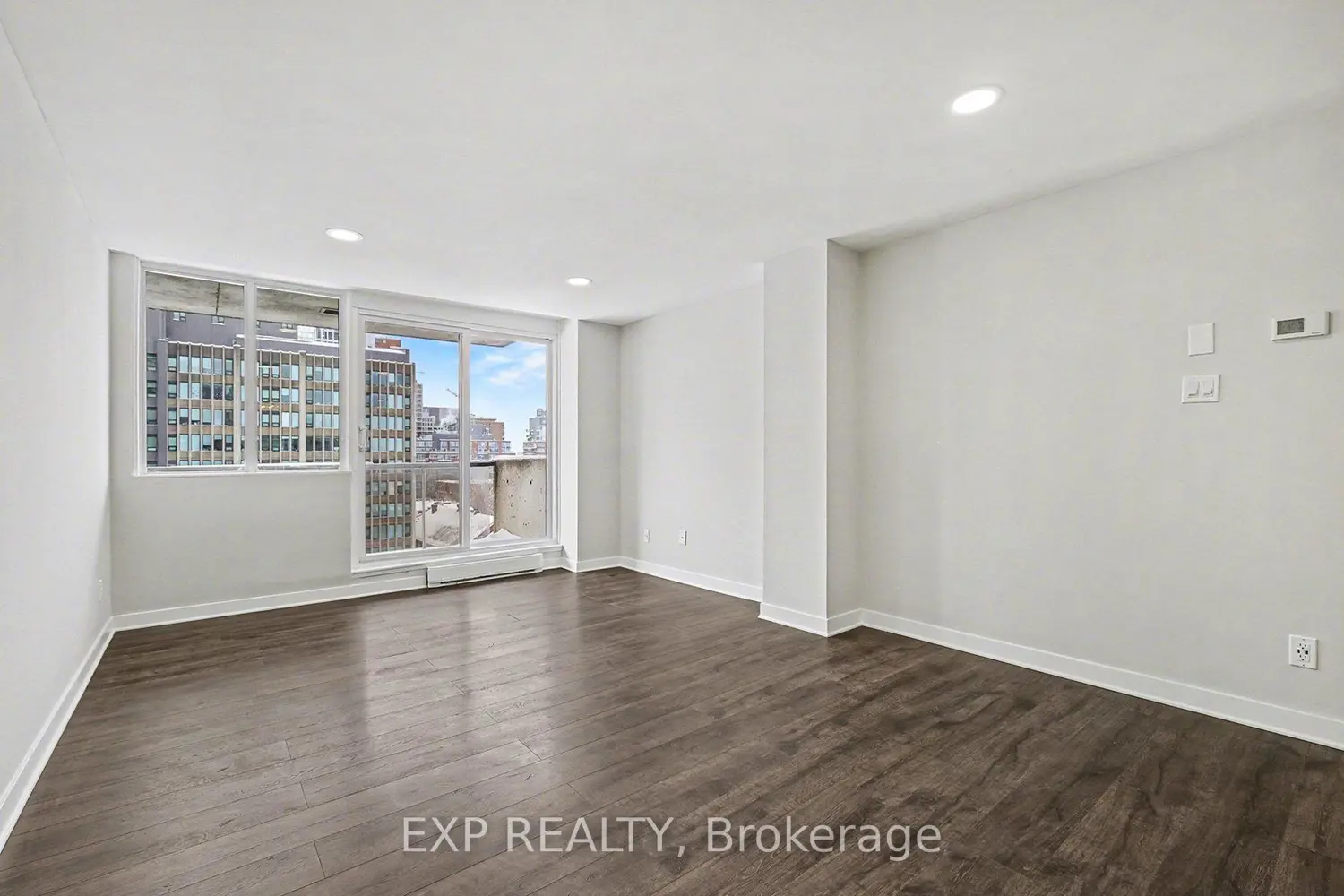 154 Nelson Street 801 photo 4