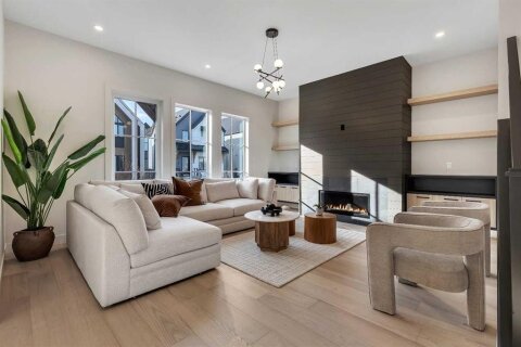 Additional image 8 of 342 Normandy Drive SW, Calgary, AB, T3E 8G8
