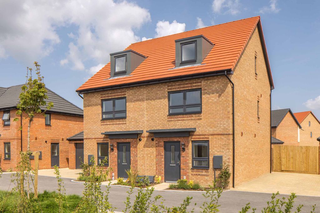4 bed semi-detached house for sale"Kingsville" at Briggington Way, Leighton Buzzard LU7