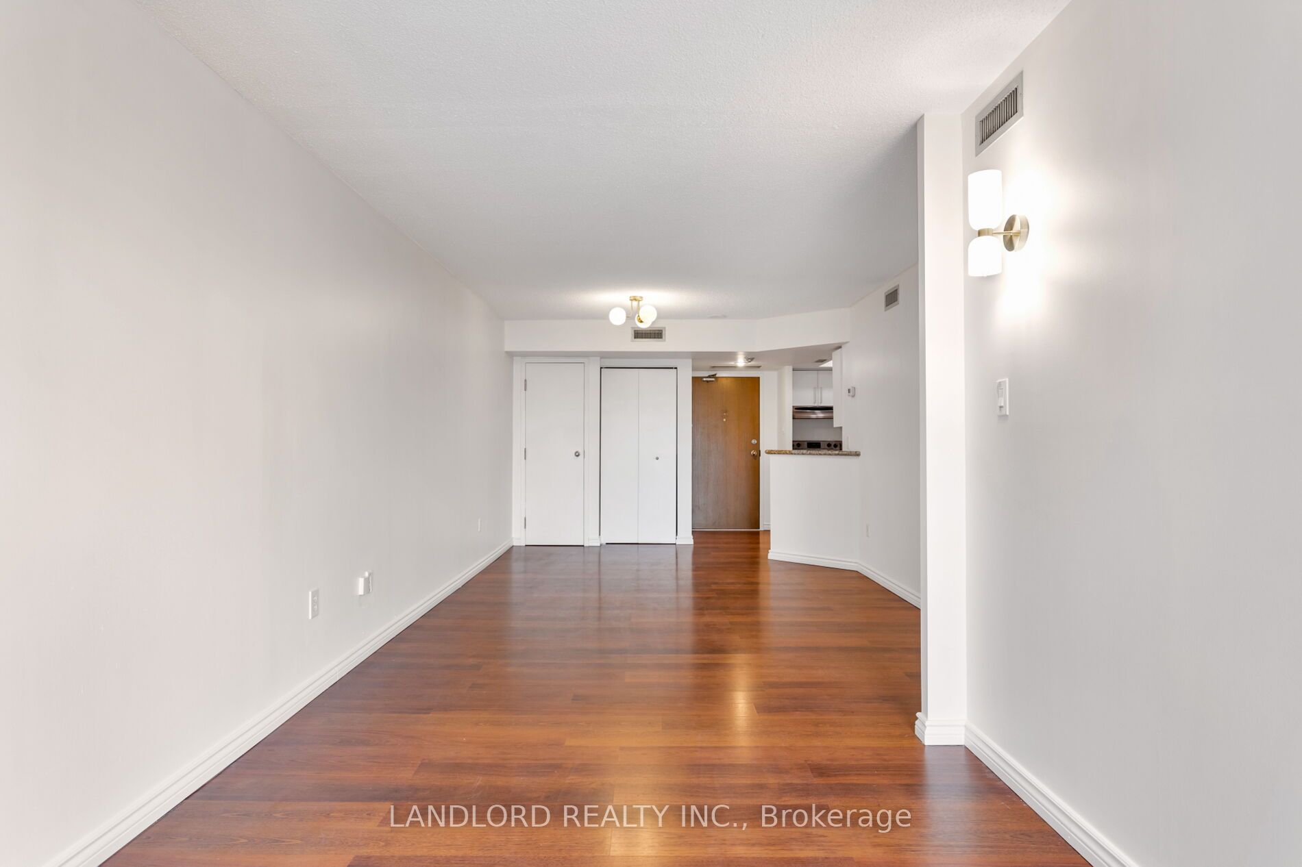 Additional image 5 of 1202-1001 Bay Street, Toronto, ON, M5S 3A6
