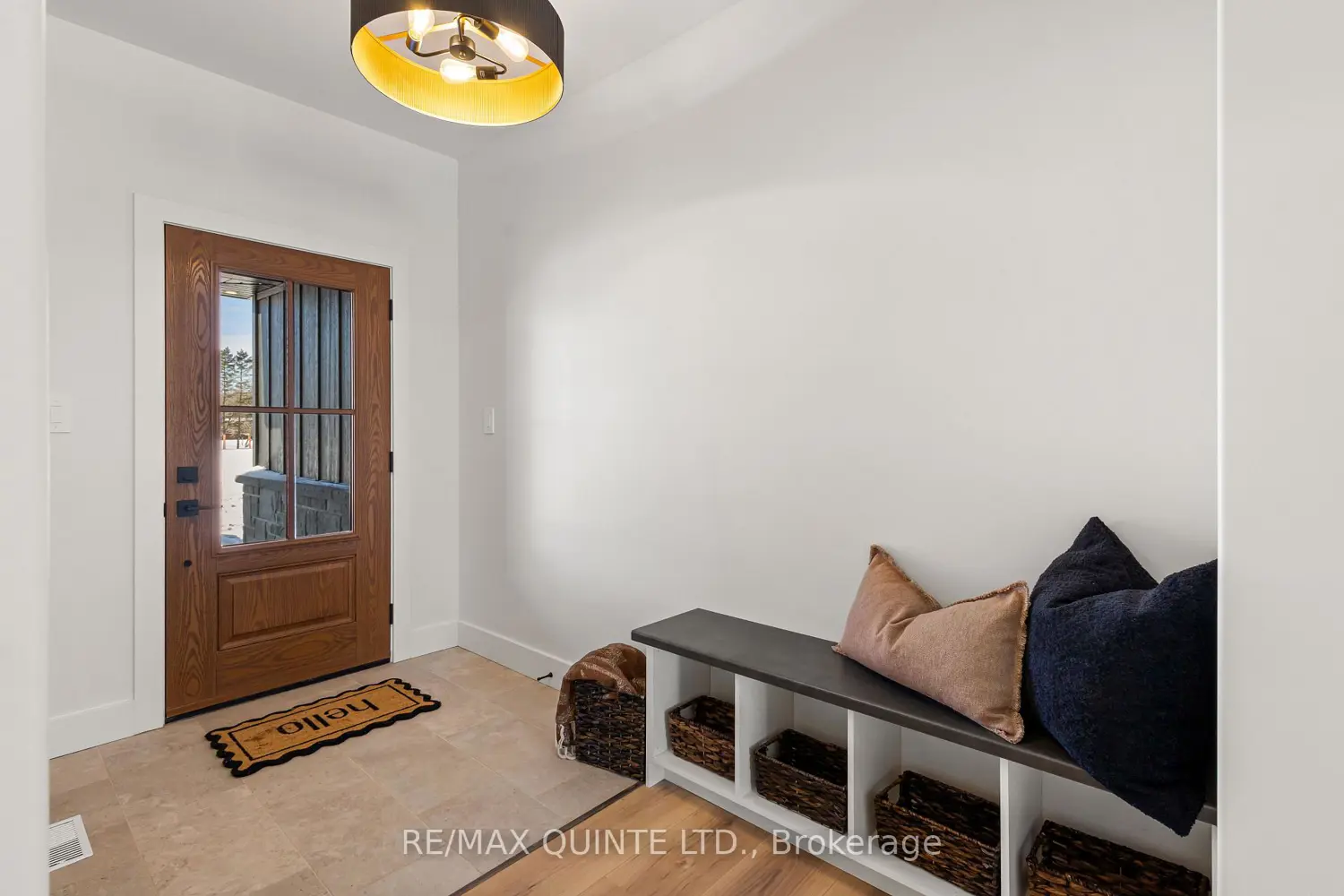 8 Deerview Drive photo 2