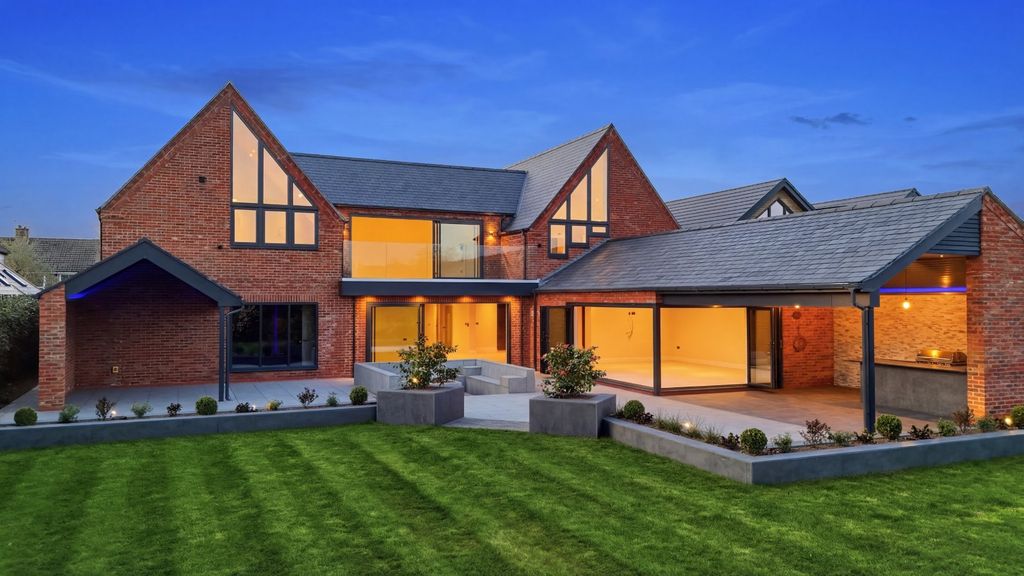 4 bed detached house for saleHigh View Avenue, Keyworth, Nottingham, Nottinghamshire NG12