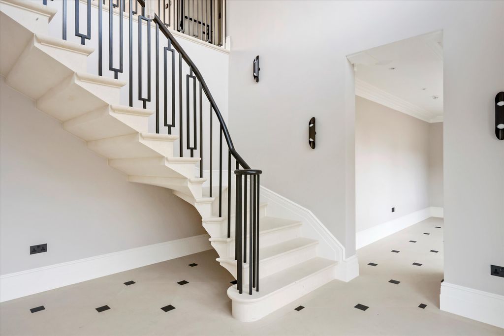 Additional image 6 of 6 bed detached house for saleSovereign View, Charlton Kings, Cheltenham, Gloucestershire GL52