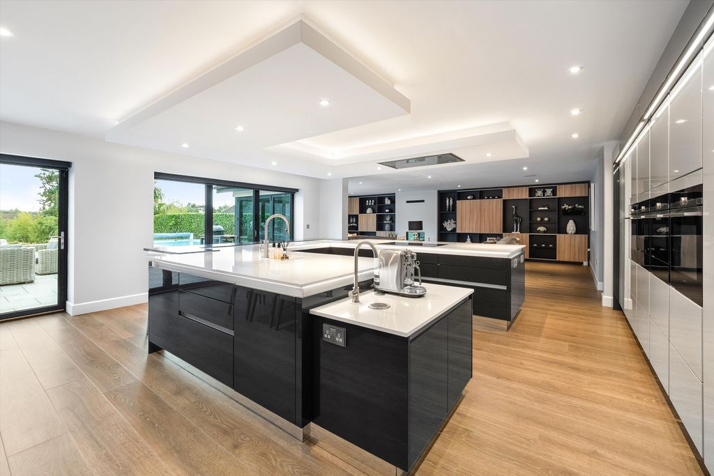 Additional image 5 of 5 bed detached house for saleAvonbank Drive, Stratford-Upon-Avon, Warwickshire CV37