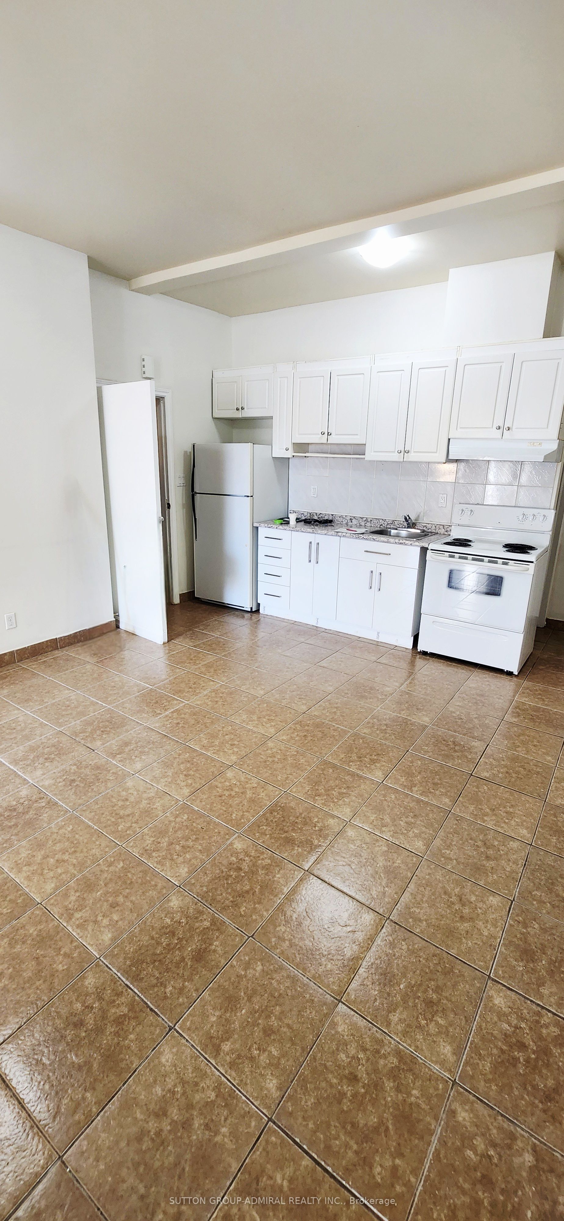Additional image 2 of Upper-1040A St Clair Avenue, Toronto, ON, M6E 1A5
