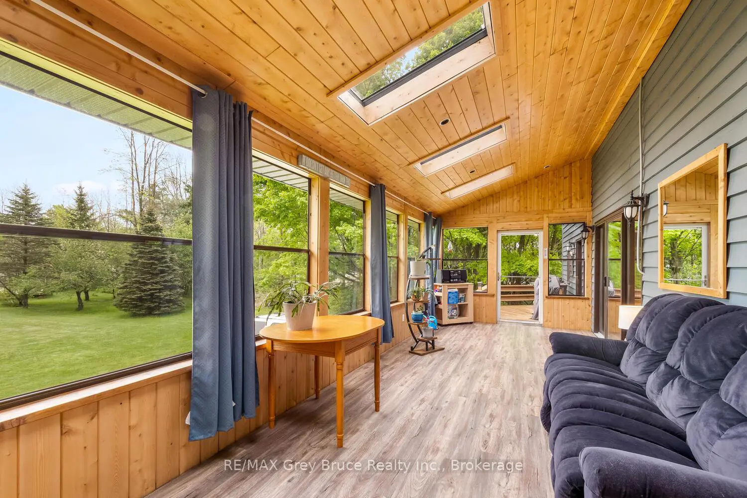 Additional image 6 of 1033 Bruce Road 9