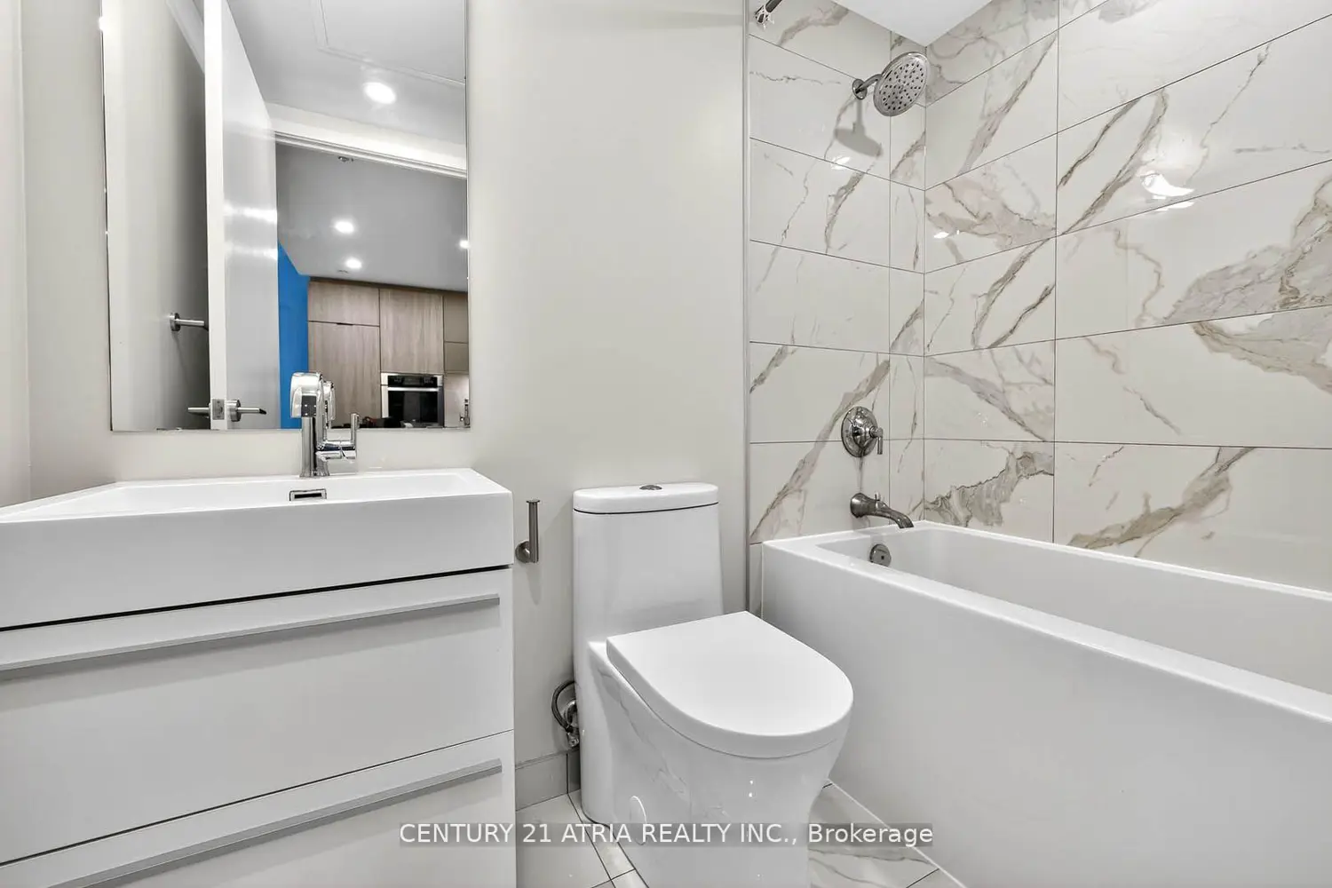 Additional image 13 of 39 Roehampton Avenue 707