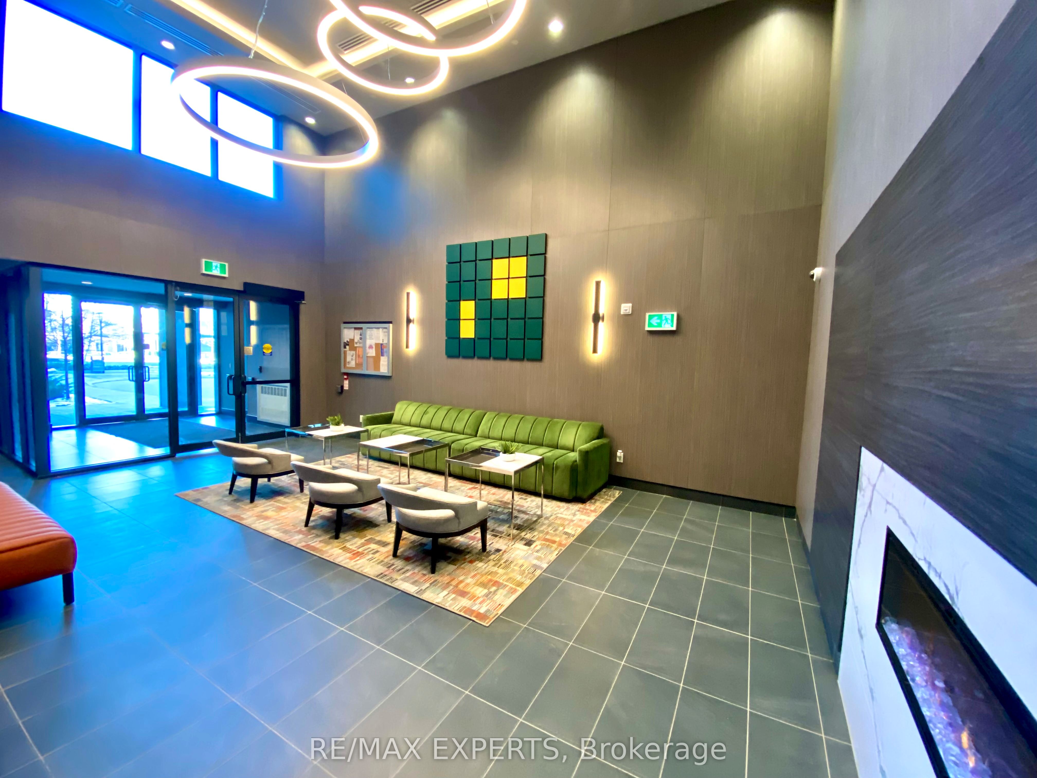 Additional image 4 of 206-95 Dundas Street W, Oakville, ON, L6M 5N4