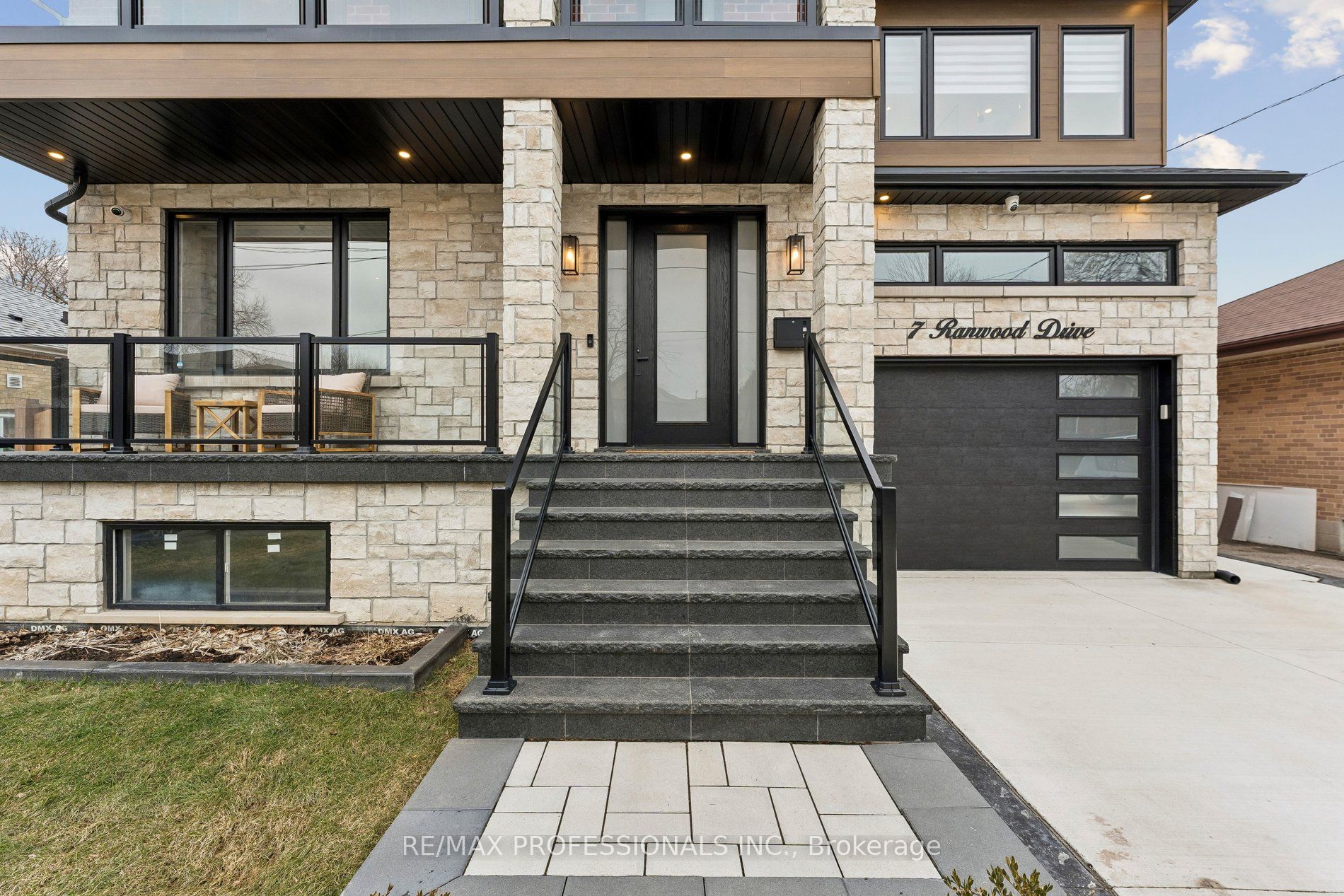 Additional image 2 of 7 Ranwood Drive, Toronto, ON, M9N 3E8