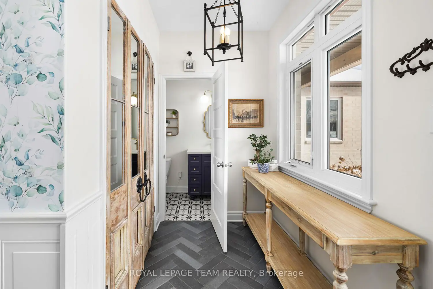 Primary image of 26 Synergy Way