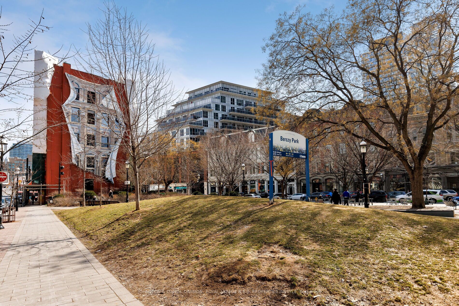 Additional image 3 of 901-30 Wellington Street E, Toronto, ON, M5E 1S3