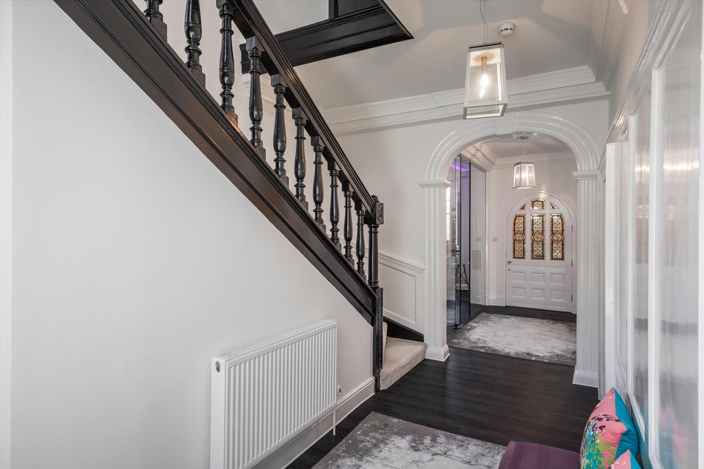 Additional image 7 of 9 bed detached house for saleSt. Thomas Street, Lymington, Hampshire SO41