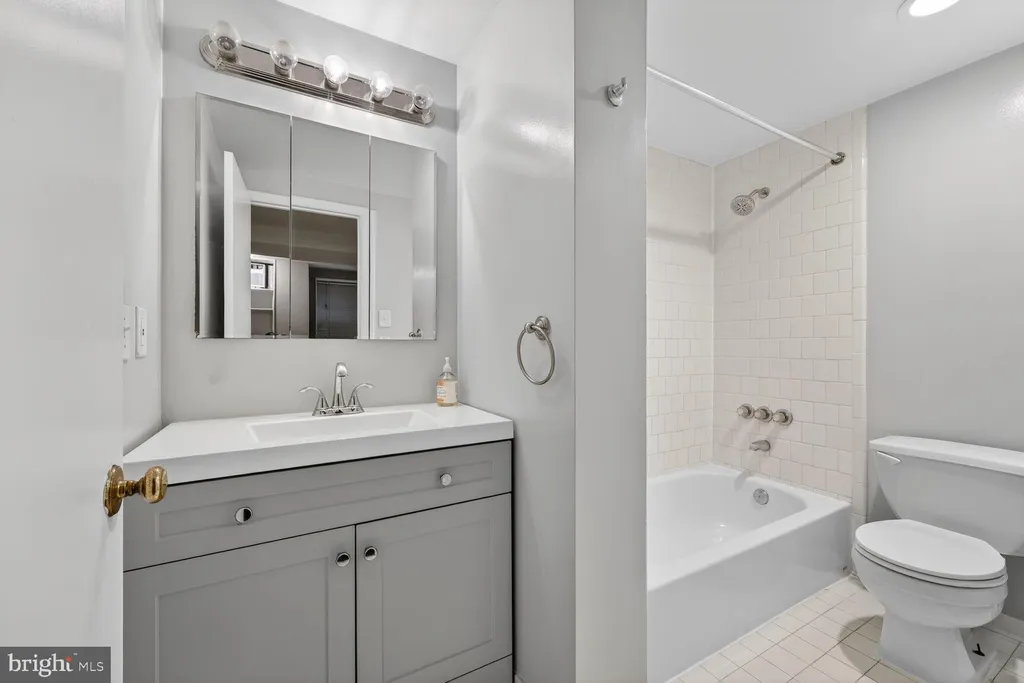 Additional image 16 of 2007 Kalorama Road NW Unit B, Washington, DC 20009