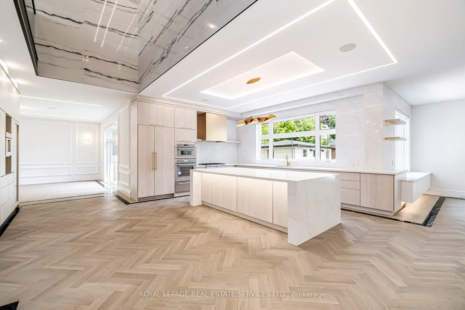 2014 Lakeshore Road photo 3
