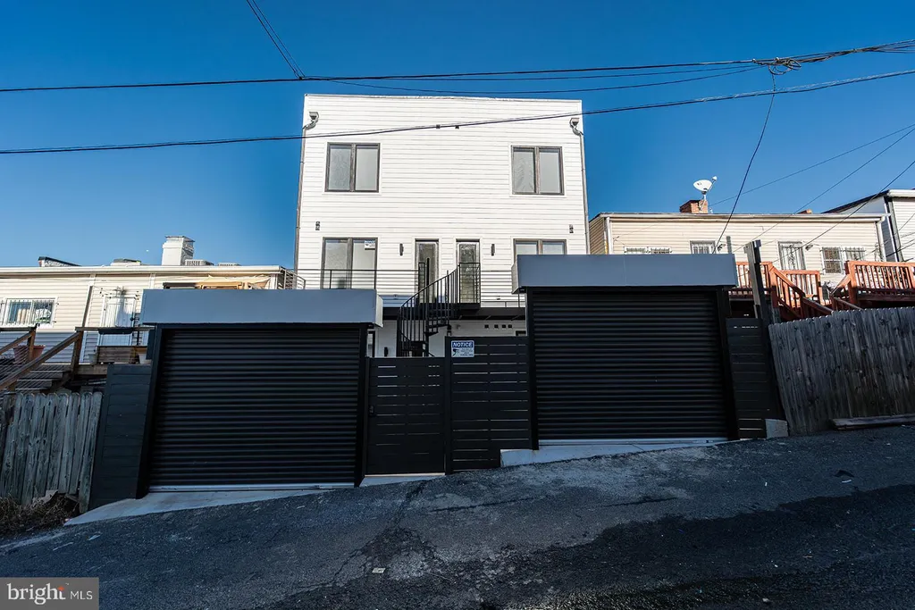 1215 Holbrook Terrace NE Unit 2, Washington, DC 20002