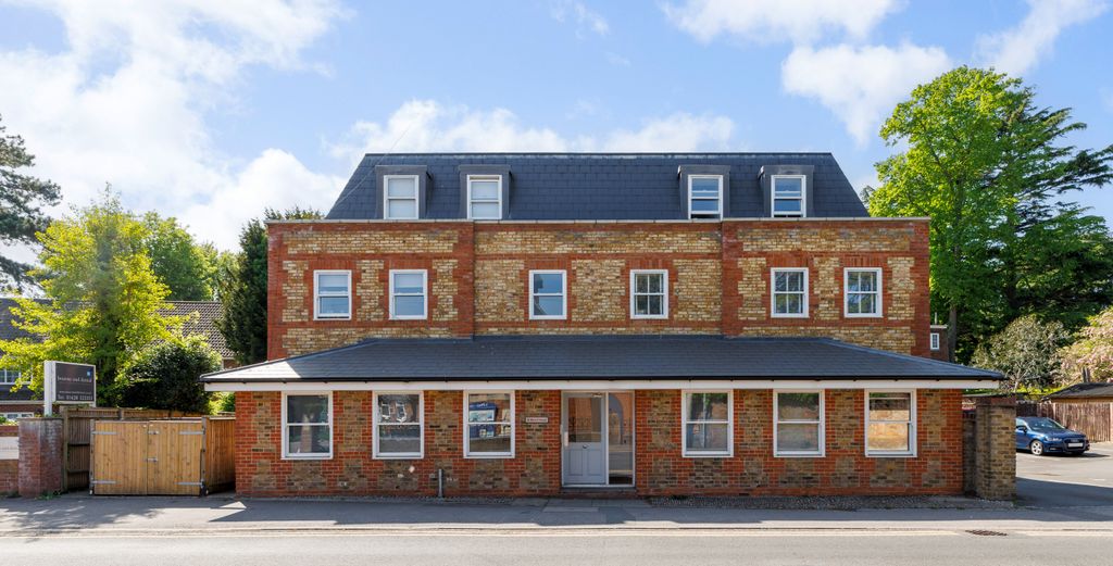 1 bed flat for saleStation Road, Bourne End SL8