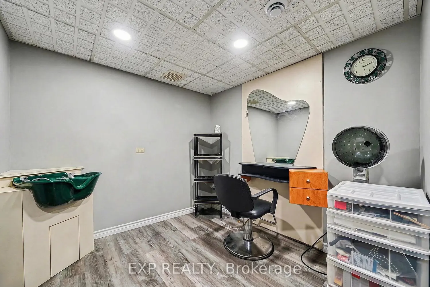 Additional image 11 of 1145 D'erable Place 100