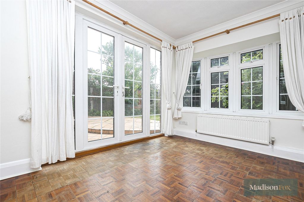 Additional image 7 of 3 bed detached house for saleAlderton Rise, Loughton, Essex IG10