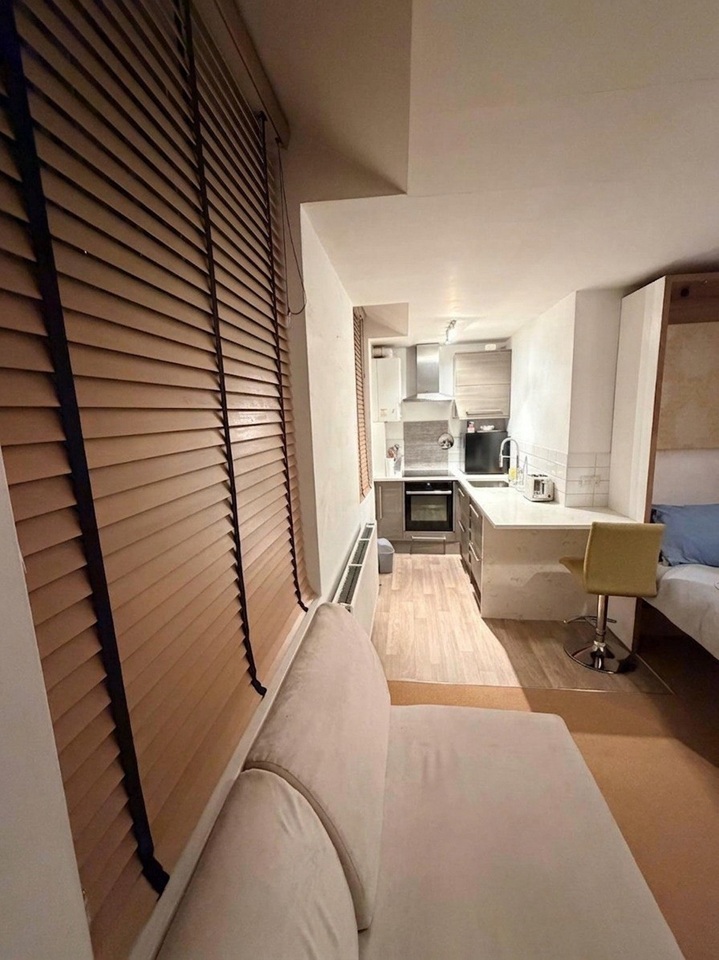 Studio Flat, Cambridge Street, SW1V, N1 7GU