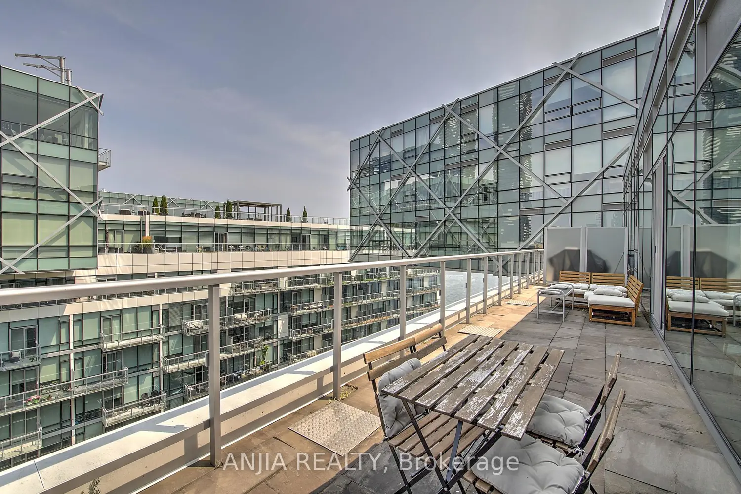 Additional image 2 of 29 Queens Quay Ph1209