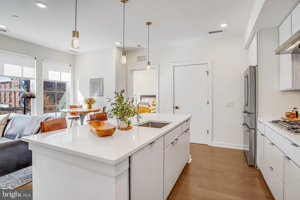 Additional image 9 of 300 8th Street NE Unit 404, Washington, DC 20002