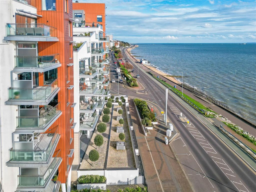 3 bed flat for saleThe Leas, Chalkwell SS0